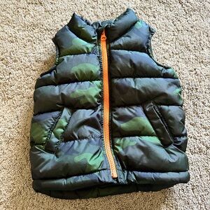 NWOT Old Navy Camo Puffer Vest